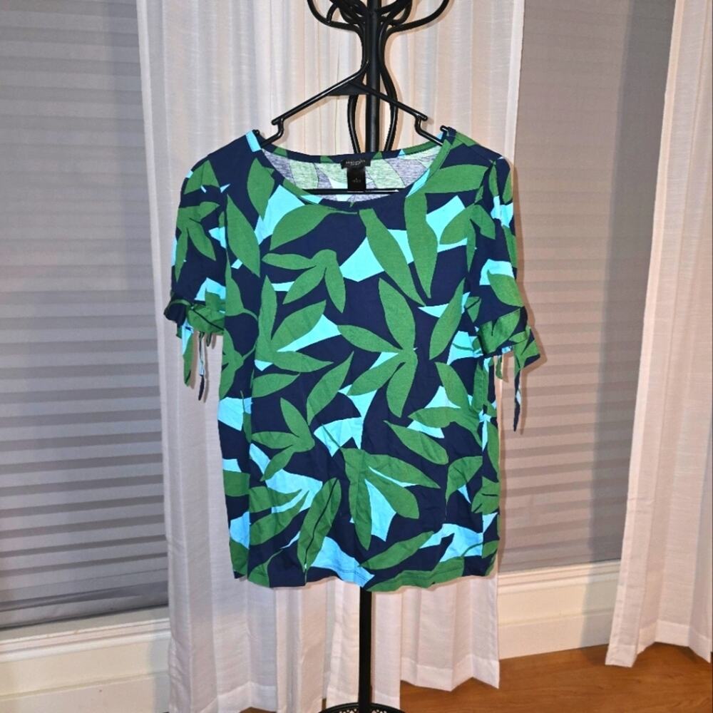nn Taylor Navy Print Short Sleeve Blouse Large EUC